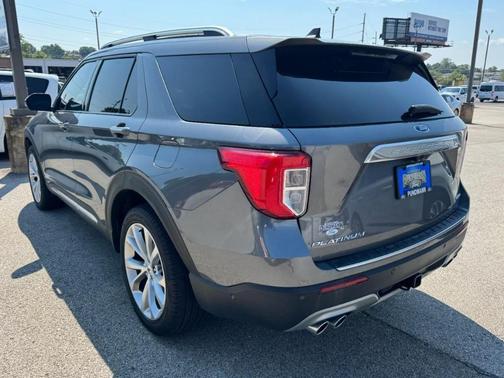 Gray Metallic 2021 Ford Explorer Platinum