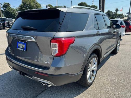 Gray Metallic 2021 Ford Explorer Platinum