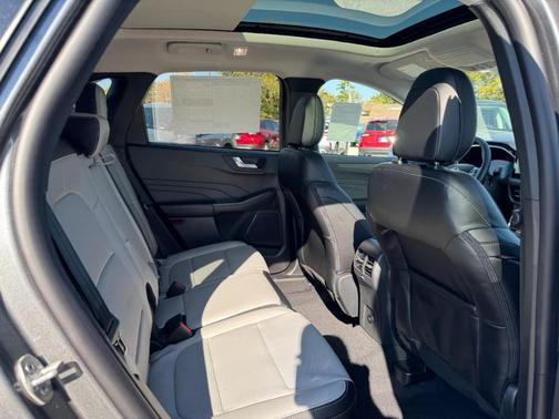 2026 Ford Escape Platinum AWD