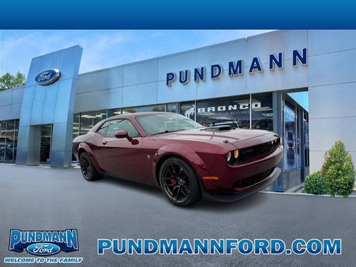 Octane Red Pearlcoat 2022 Dodge Challenger R/T Scat Pack