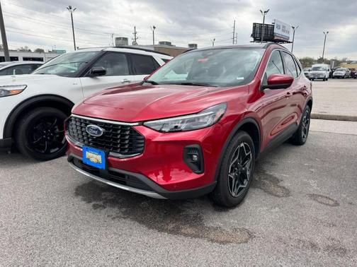 2026 Ford Escape Platinum AWD