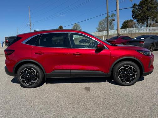 2026 Ford Escape Platinum AWD