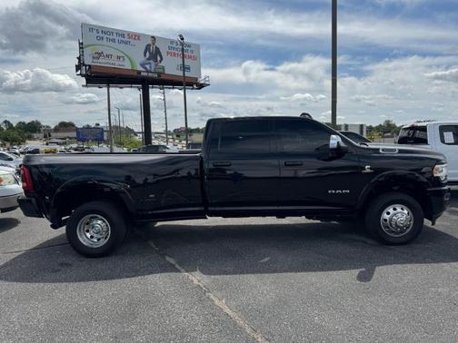 2022 RAM 3500 Laramie