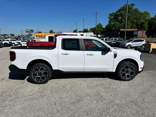 Oxford White 2026 Ford Maverick Lariat