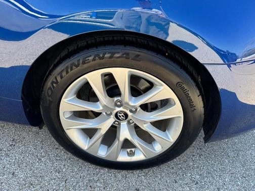 Ibiza Blue 2016 Hyundai Genesis Coupe 3.8 Base
