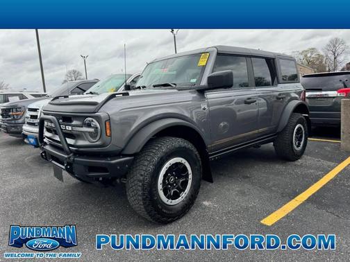 Carbonized Gray Metallic 2023 Ford Bronco