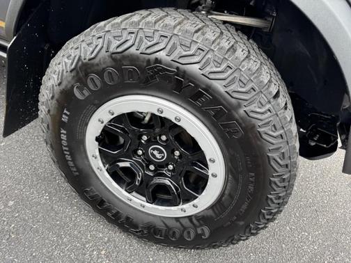 Carbonized Gray Metallic 2023 Ford Bronco