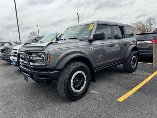 Carbonized Gray Metallic 2023 Ford Bronco