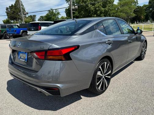 Gray Metallic 2019 Nissan Altima 2.5 SR