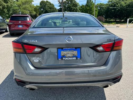 Gray Metallic 2019 Nissan Altima 2.5 SR