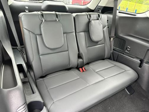 Space White Metallic 2026 Ford Explorer Active