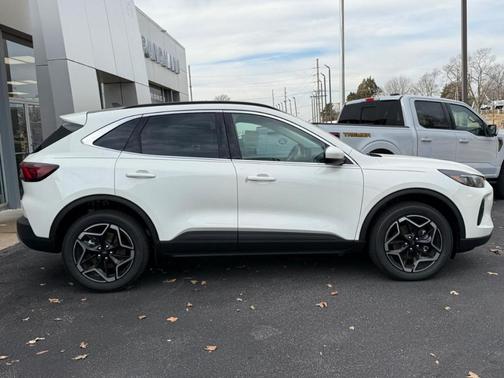 2026 Ford Escape Platinum AWD