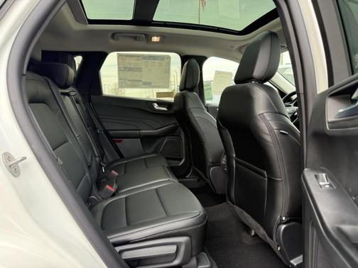 2026 Ford Escape Platinum AWD