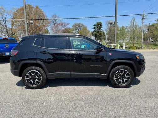2025 Jeep Compass Trailhawk
