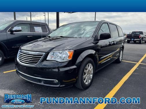 2016 Chrysler Town & Country Touring
