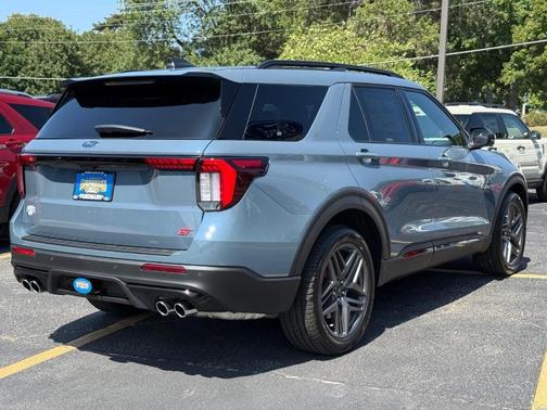 2025 Ford Explorer ST 4WD