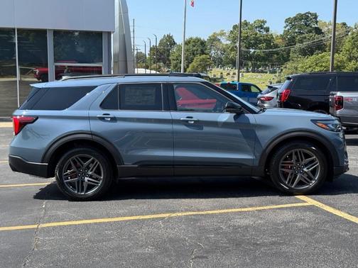 2025 Ford Explorer ST 4WD