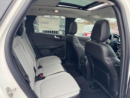 2026 Ford Escape Platinum AWD