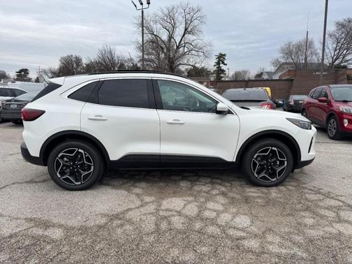 2026 Ford Escape Platinum AWD