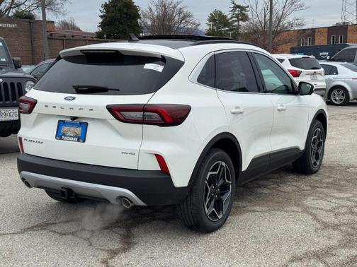 2026 Ford Escape Platinum AWD