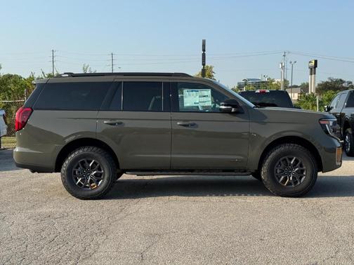 2025 Ford Expedition Tremor