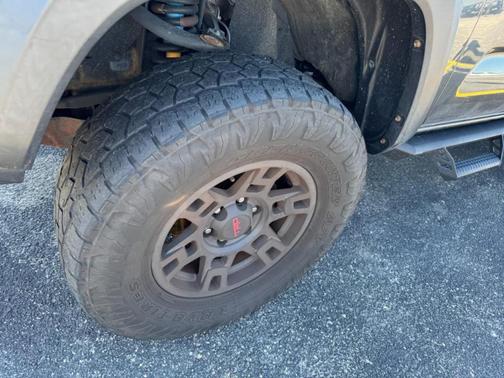 Magnetic Gray Metallic 2018 Toyota Tacoma TRD Off Road