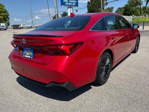 2021 Toyota Avalon Hybrid XSE