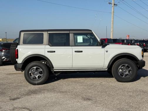 Oxford White 2026 Ford Bronco Big Bend