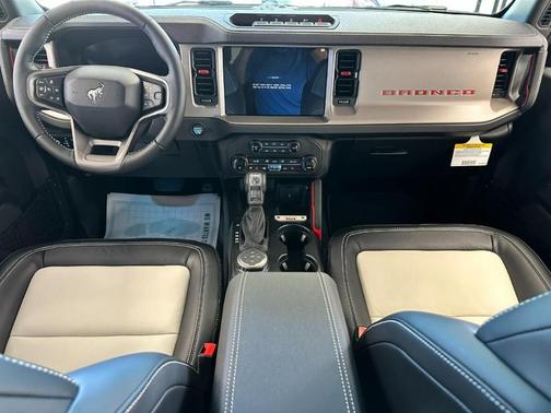 Wimbledon White 2026 Ford Bronco Outer Banks