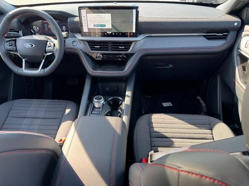 White Metallic 2026 Ford Explorer ST-Line