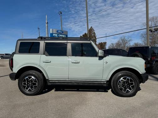 2023 Ford Bronco Outer Banks