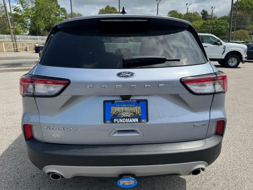 2022 Ford Escape Titanium Hybrid