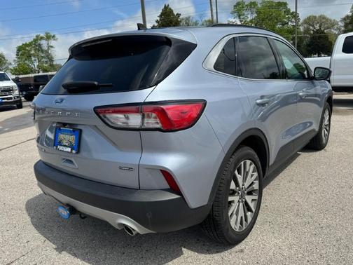 2022 Ford Escape Titanium Hybrid