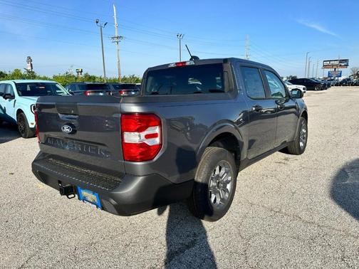 Carbonized Gray Metallic 2026 Ford Maverick XLT