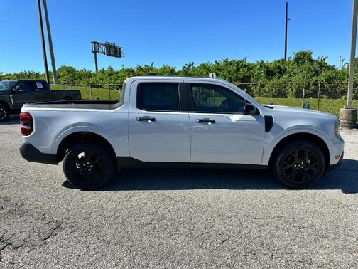 Space White Metallic 2025 Ford Maverick XLT