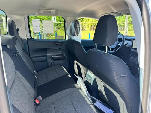 Space White Metallic 2025 Ford Maverick XLT