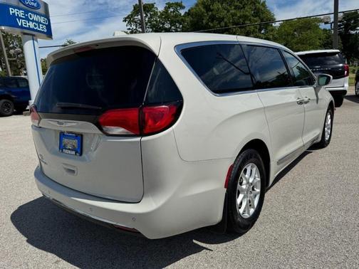 Luxury White Pearlcoat 2020 Chrysler Pacifica Touring