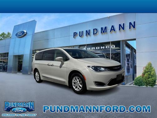 Luxury White Pearlcoat 2020 Chrysler Pacifica Touring