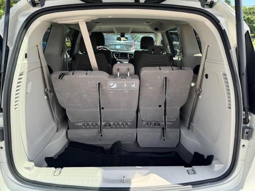 White Pearl 2020 Chrysler Pacifica Touring