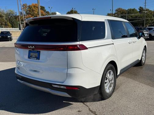 2023 Kia Carnival LX