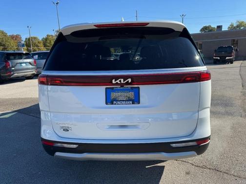 2023 Kia Carnival LX