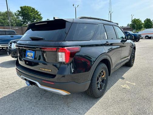 Agate Black Metallic 2026 Ford Explorer Tremor 4WD