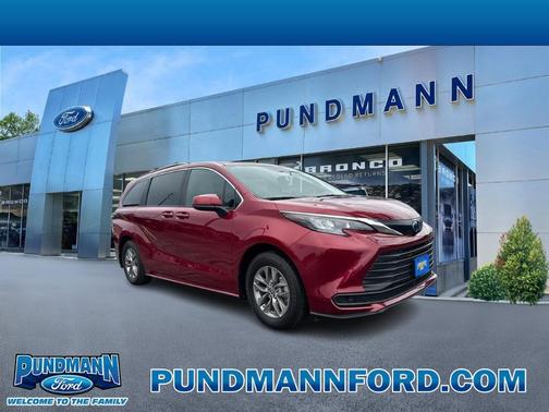 Ruby Flare Pearl 2025 Toyota Sienna LE