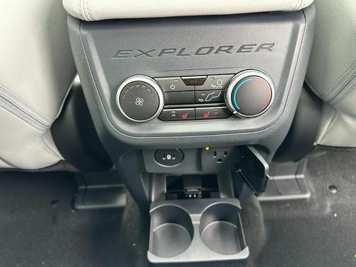 Space White Metallic 2026 Ford Explorer Platinum