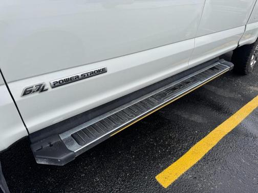 Oxford White 2021 Ford F-350 Lariat Super Duty