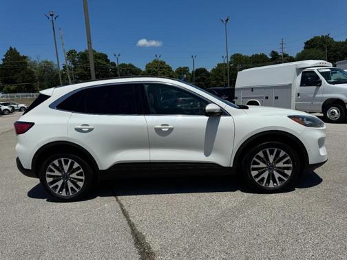 2020 Ford Escape Titanium