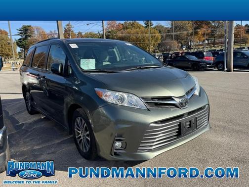 2020 Toyota Sienna XLE