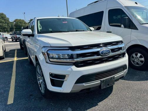 White Metallic 2023 Ford Expedition Limited