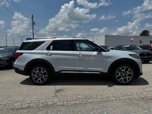 2025 Ford Explorer Platinum 4WD