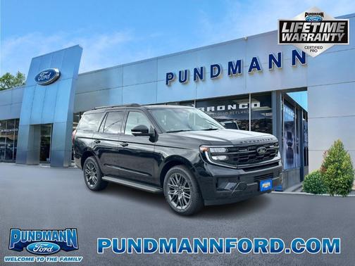 Agate Black Metallic 2026 Ford Expedition Platinum